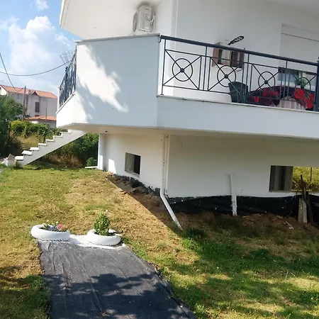 Giota House With Garden * Xylopoli